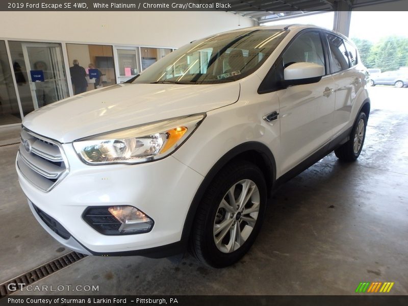 White Platinum / Chromite Gray/Charcoal Black 2019 Ford Escape SE 4WD