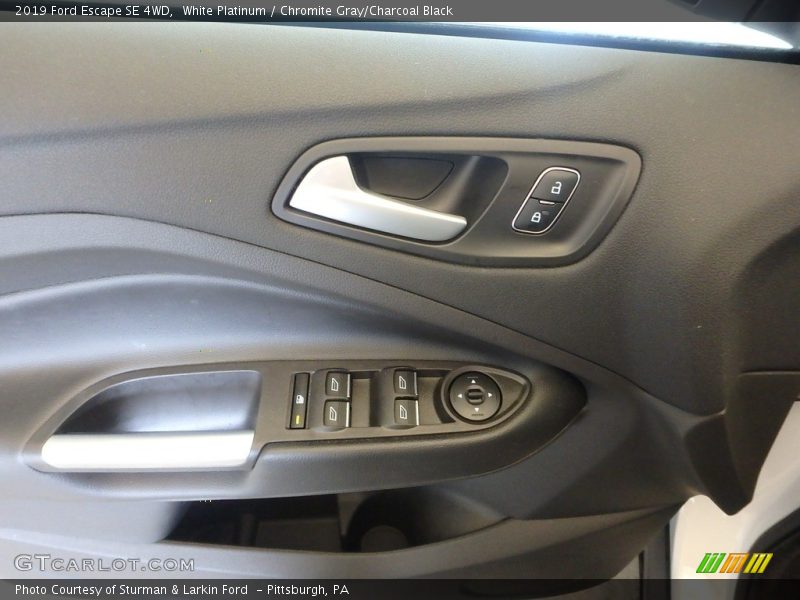 White Platinum / Chromite Gray/Charcoal Black 2019 Ford Escape SE 4WD