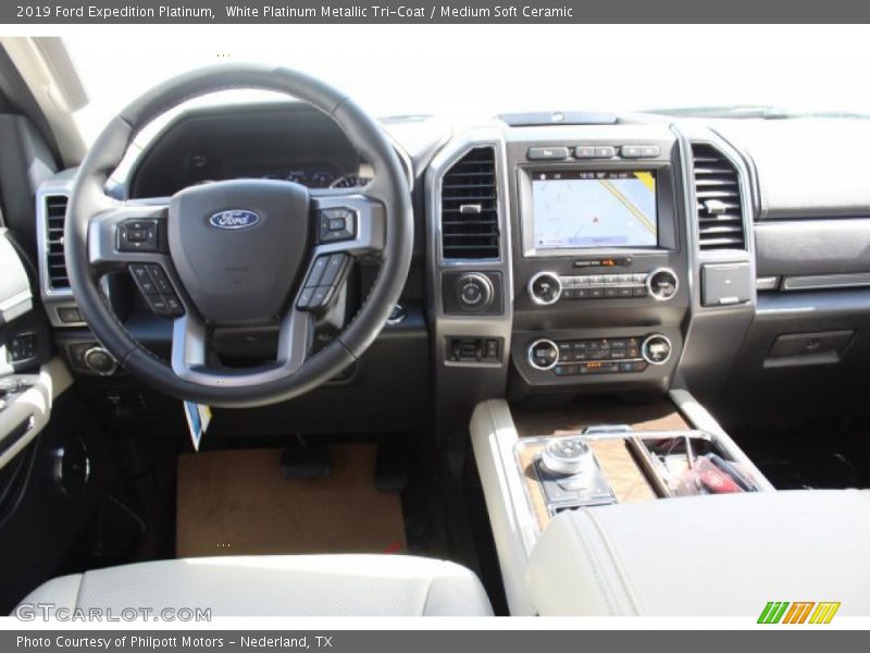 White Platinum Metallic Tri-Coat / Medium Soft Ceramic 2019 Ford Expedition Platinum