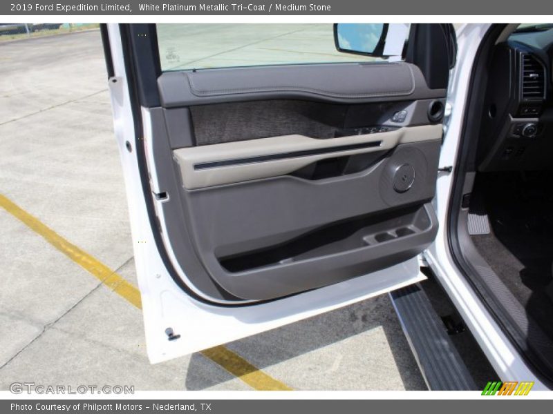 White Platinum Metallic Tri-Coat / Medium Stone 2019 Ford Expedition Limited