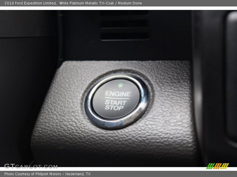 White Platinum Metallic Tri-Coat / Medium Stone 2019 Ford Expedition Limited