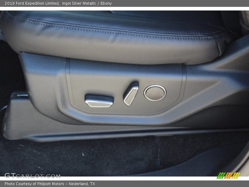 Ingot Silver Metallic / Ebony 2019 Ford Expedition Limited