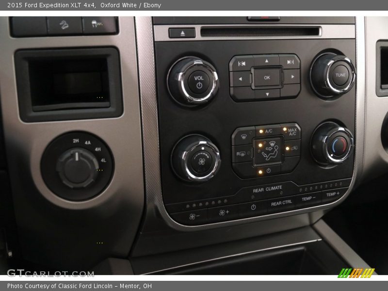 Oxford White / Ebony 2015 Ford Expedition XLT 4x4