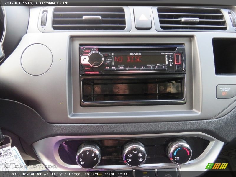 Clear White / Black 2012 Kia Rio EX