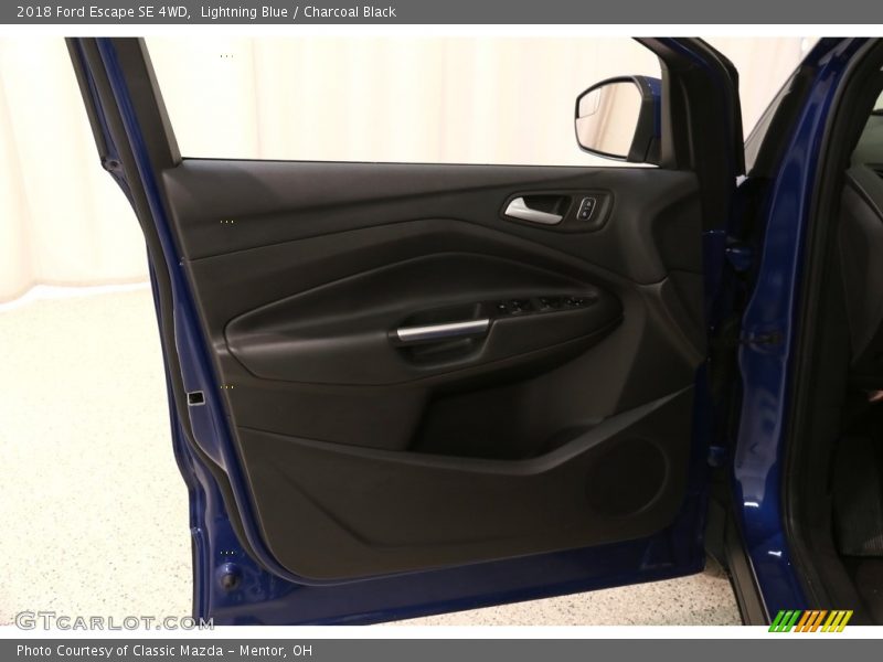 Lightning Blue / Charcoal Black 2018 Ford Escape SE 4WD