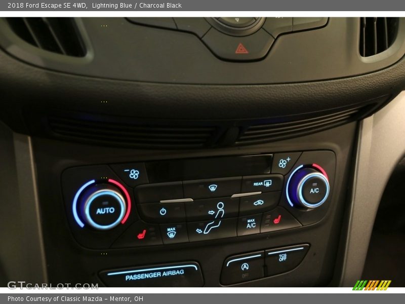 Lightning Blue / Charcoal Black 2018 Ford Escape SE 4WD