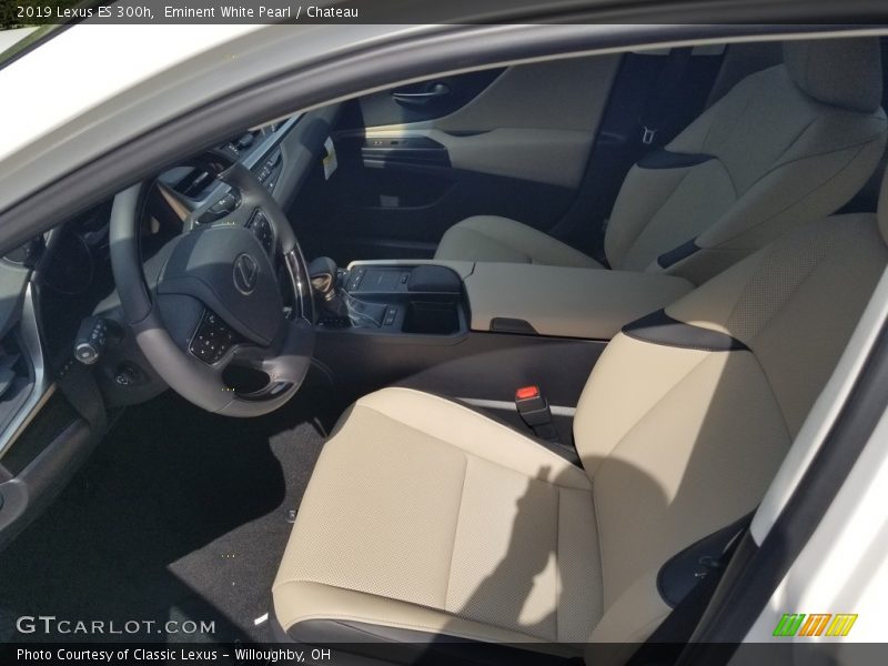 Eminent White Pearl / Chateau 2019 Lexus ES 300h