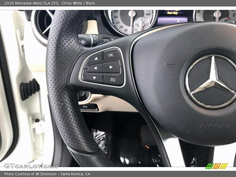 Cirrus White / Black 2016 Mercedes-Benz GLA 250