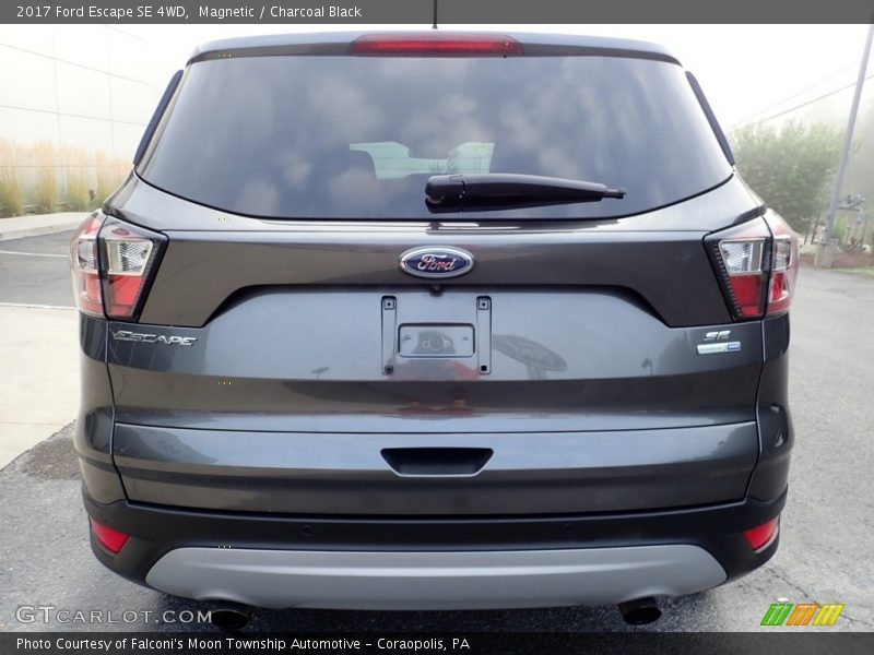 Magnetic / Charcoal Black 2017 Ford Escape SE 4WD