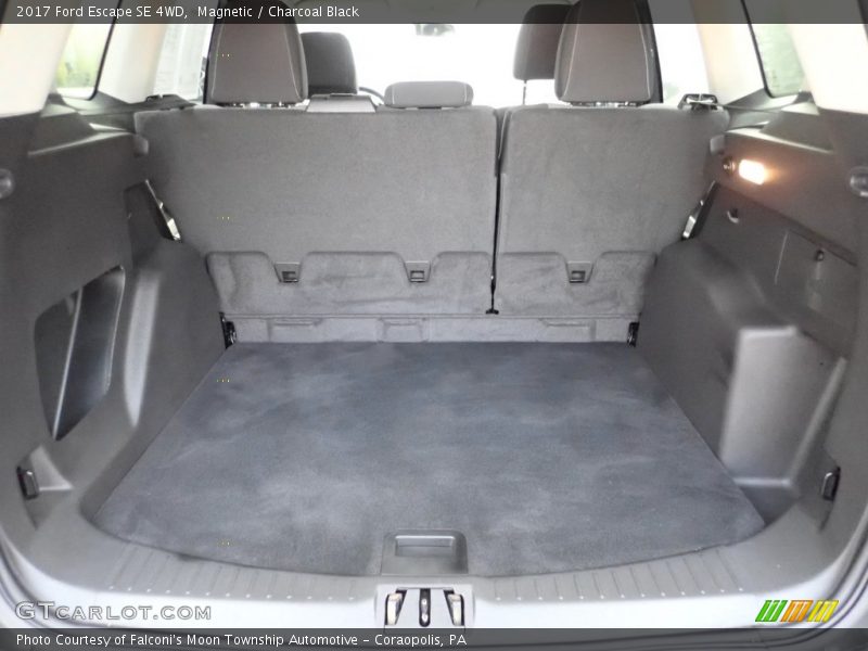 Magnetic / Charcoal Black 2017 Ford Escape SE 4WD