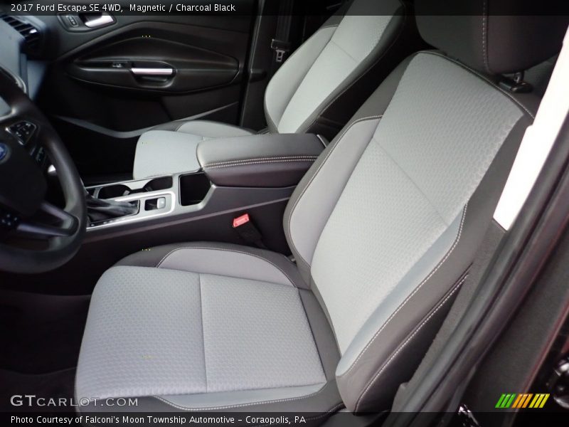 Magnetic / Charcoal Black 2017 Ford Escape SE 4WD