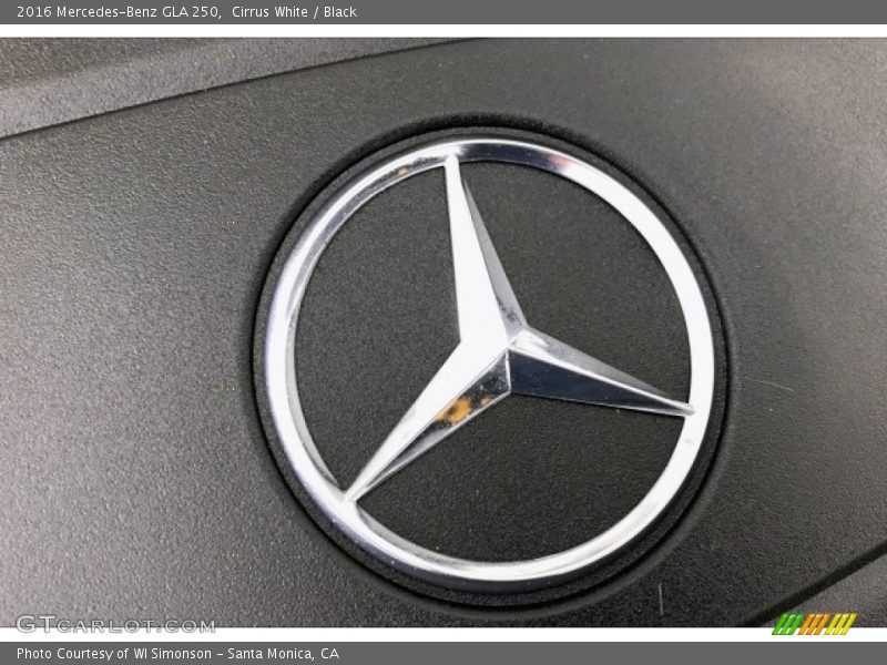 Cirrus White / Black 2016 Mercedes-Benz GLA 250