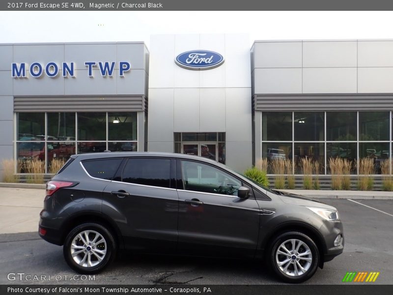 Magnetic / Charcoal Black 2017 Ford Escape SE 4WD