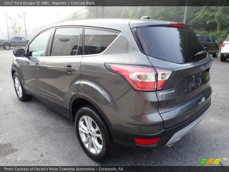 Magnetic / Charcoal Black 2017 Ford Escape SE 4WD