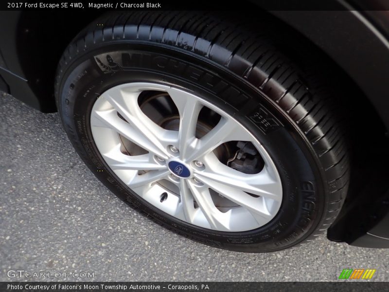 Magnetic / Charcoal Black 2017 Ford Escape SE 4WD