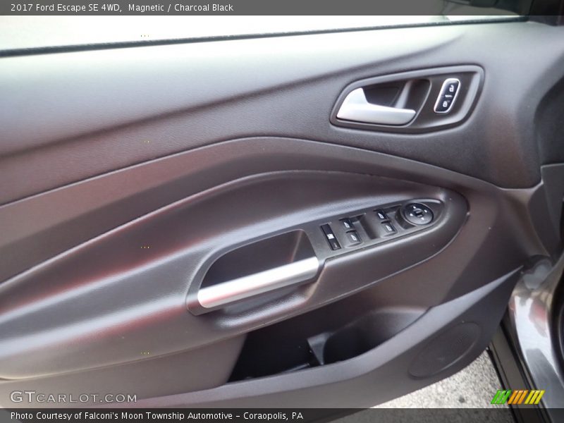 Magnetic / Charcoal Black 2017 Ford Escape SE 4WD