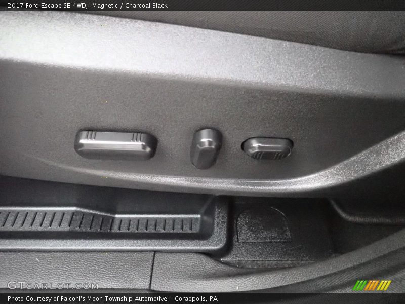 Magnetic / Charcoal Black 2017 Ford Escape SE 4WD