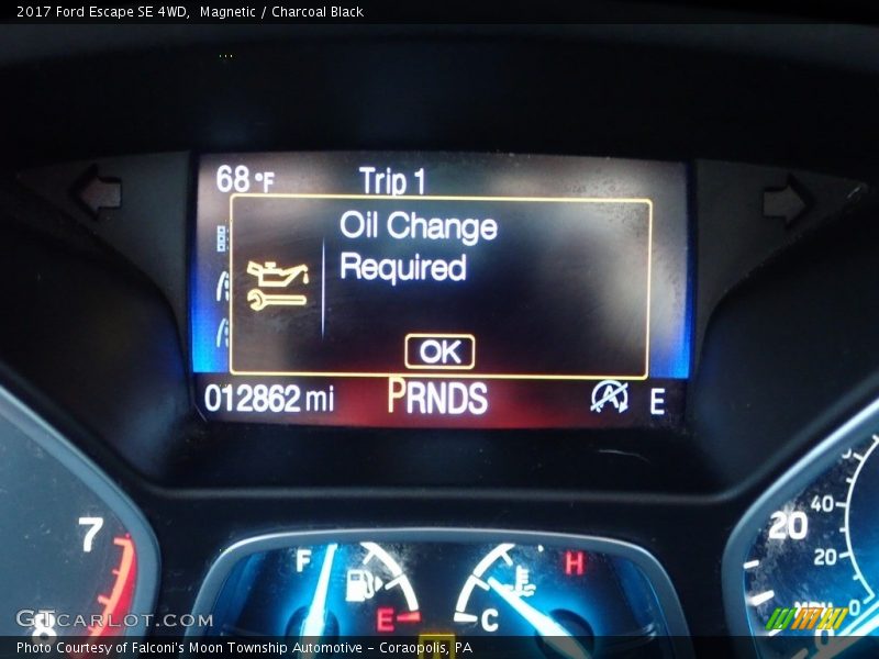 Magnetic / Charcoal Black 2017 Ford Escape SE 4WD