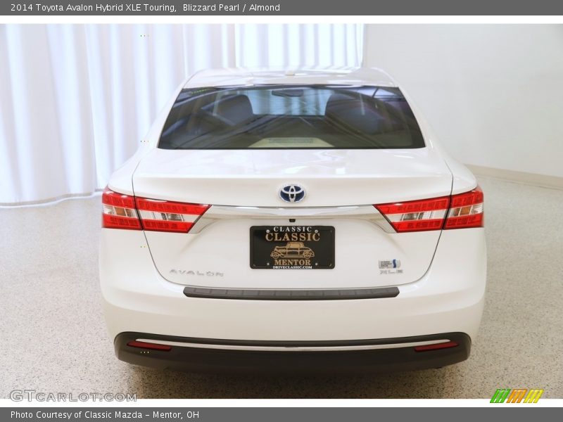 Blizzard Pearl / Almond 2014 Toyota Avalon Hybrid XLE Touring