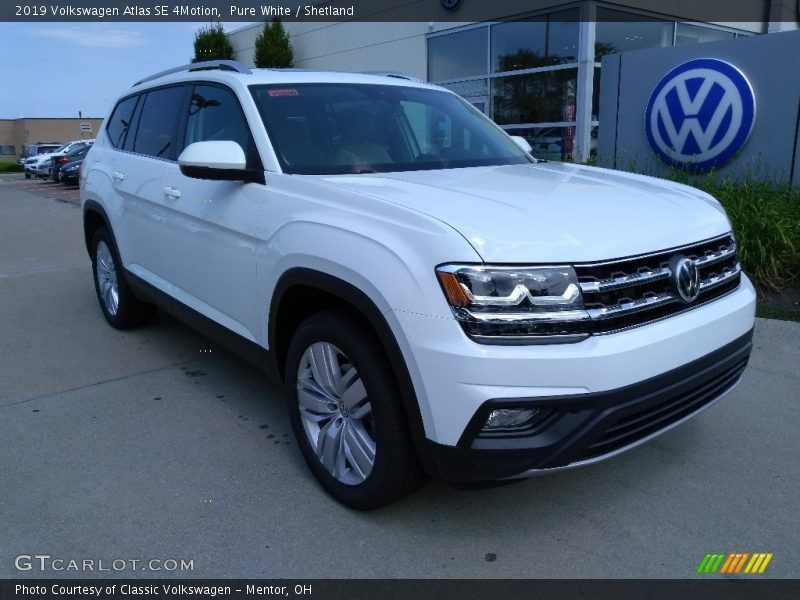 Pure White / Shetland 2019 Volkswagen Atlas SE 4Motion