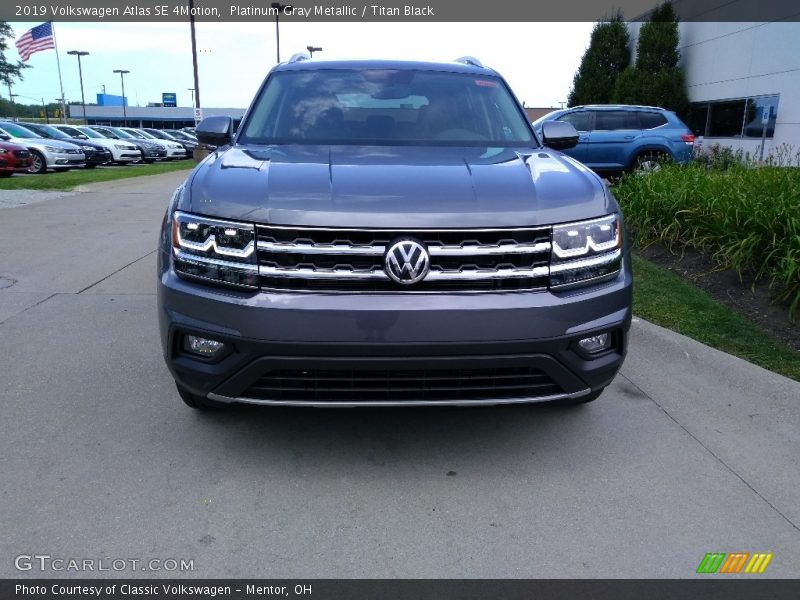 Platinum Gray Metallic / Titan Black 2019 Volkswagen Atlas SE 4Motion