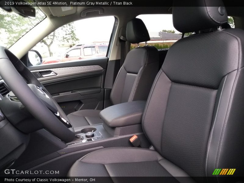 Platinum Gray Metallic / Titan Black 2019 Volkswagen Atlas SE 4Motion