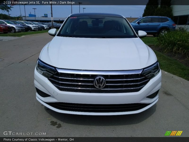 Pure White / Dark Beige 2019 Volkswagen Jetta SE