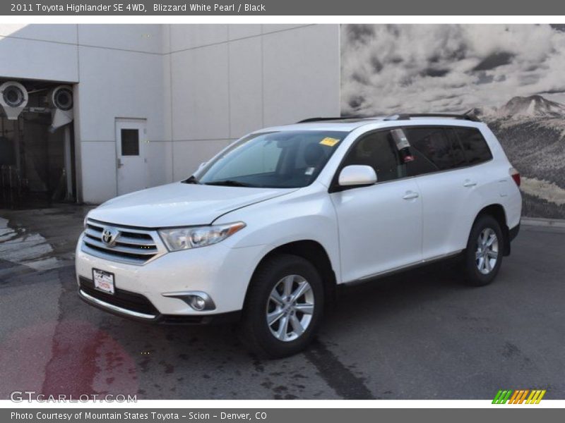 Blizzard White Pearl / Black 2011 Toyota Highlander SE 4WD