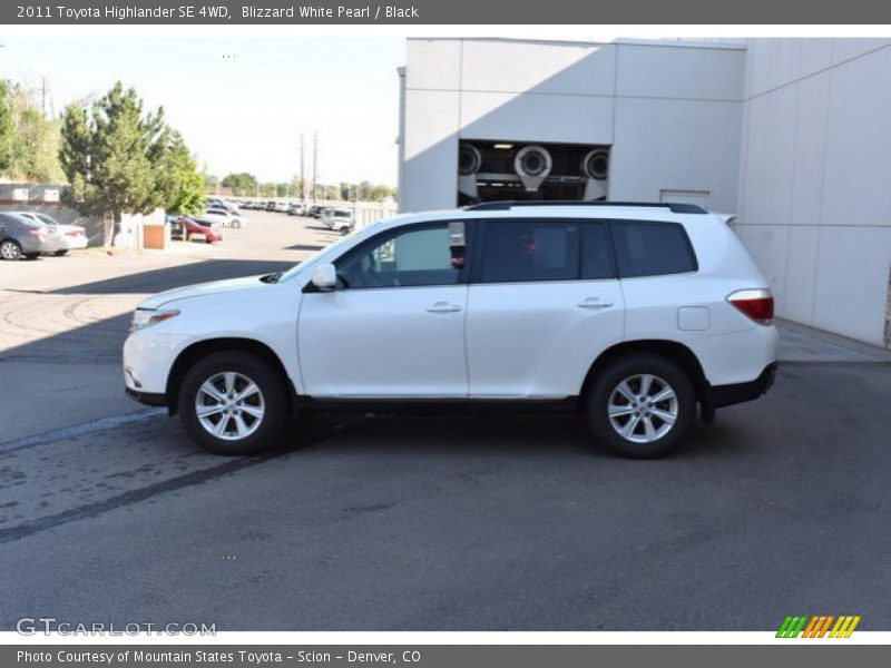 Blizzard White Pearl / Black 2011 Toyota Highlander SE 4WD