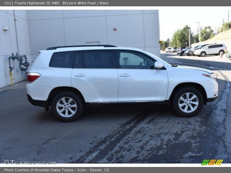 Blizzard White Pearl / Black 2011 Toyota Highlander SE 4WD