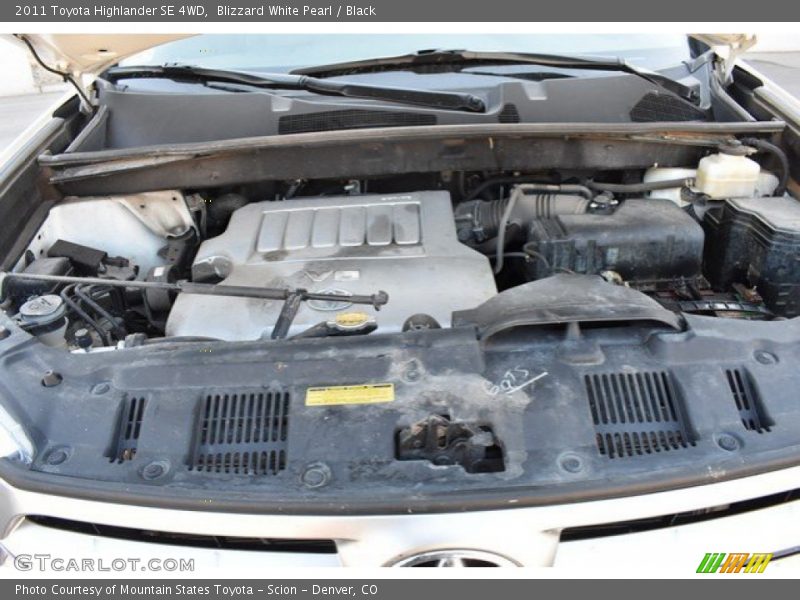 Blizzard White Pearl / Black 2011 Toyota Highlander SE 4WD