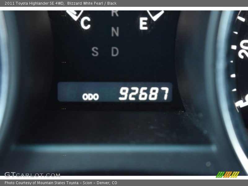 Blizzard White Pearl / Black 2011 Toyota Highlander SE 4WD