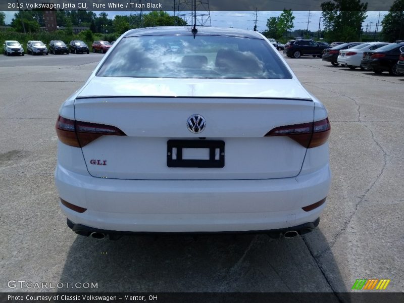 Pure White / Titan Black 2019 Volkswagen Jetta GLI