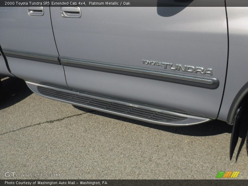 Platinum Metallic / Oak 2000 Toyota Tundra SR5 Extended Cab 4x4