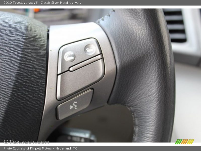 Classic Silver Metallic / Ivory 2010 Toyota Venza V6