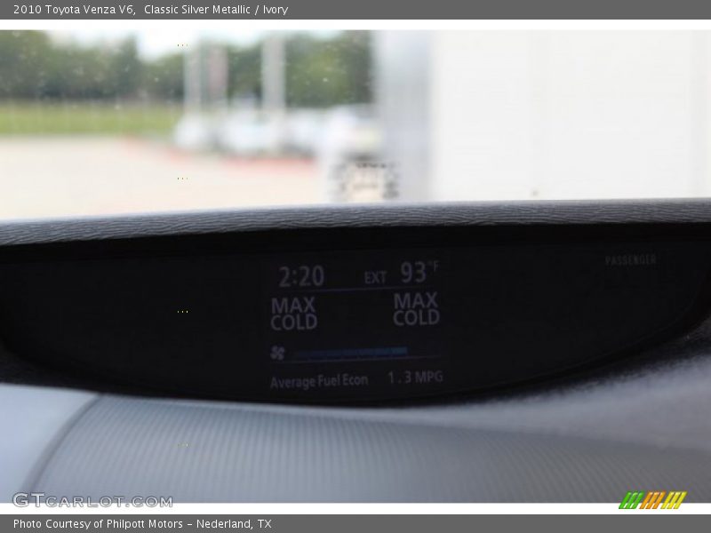 Classic Silver Metallic / Ivory 2010 Toyota Venza V6