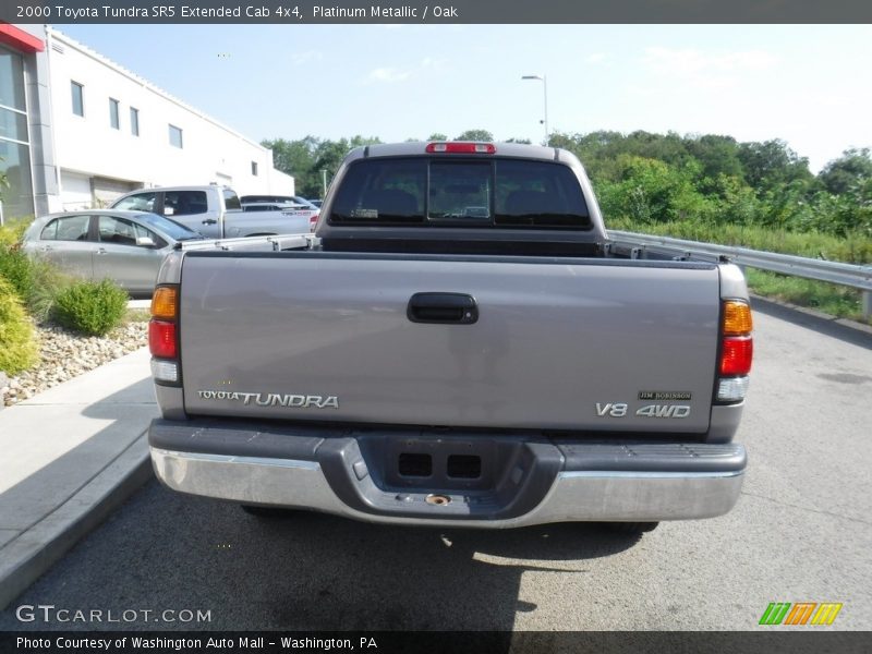 Platinum Metallic / Oak 2000 Toyota Tundra SR5 Extended Cab 4x4