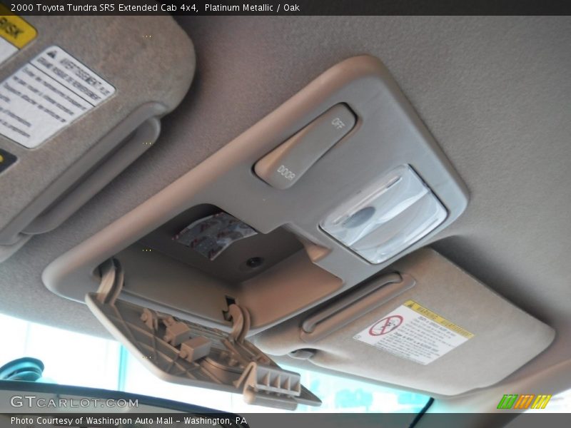 Platinum Metallic / Oak 2000 Toyota Tundra SR5 Extended Cab 4x4