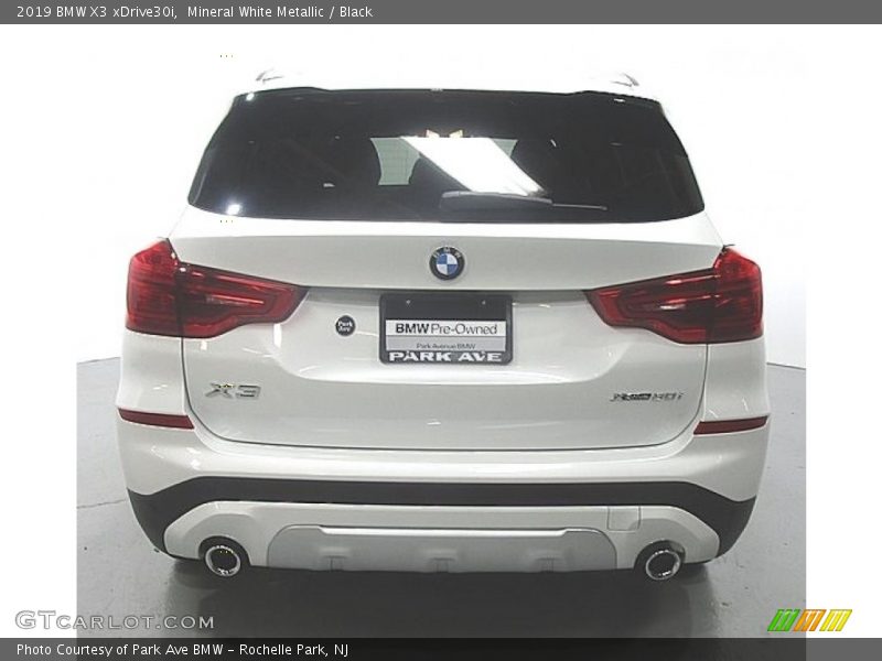 Mineral White Metallic / Black 2019 BMW X3 xDrive30i
