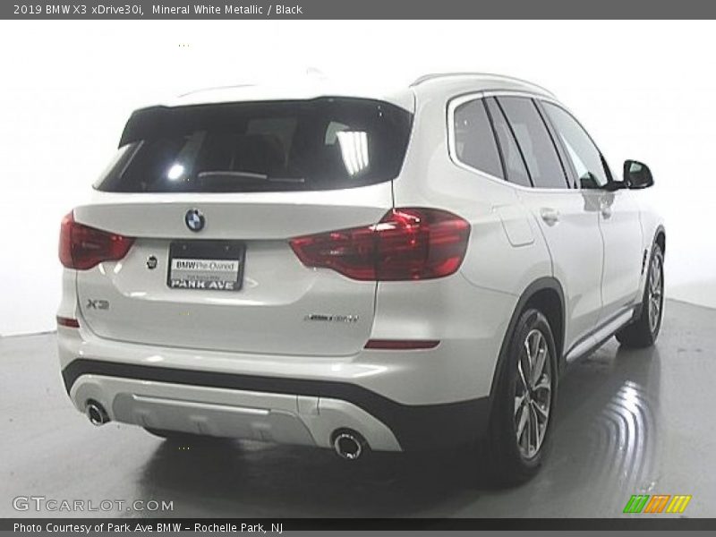 Mineral White Metallic / Black 2019 BMW X3 xDrive30i