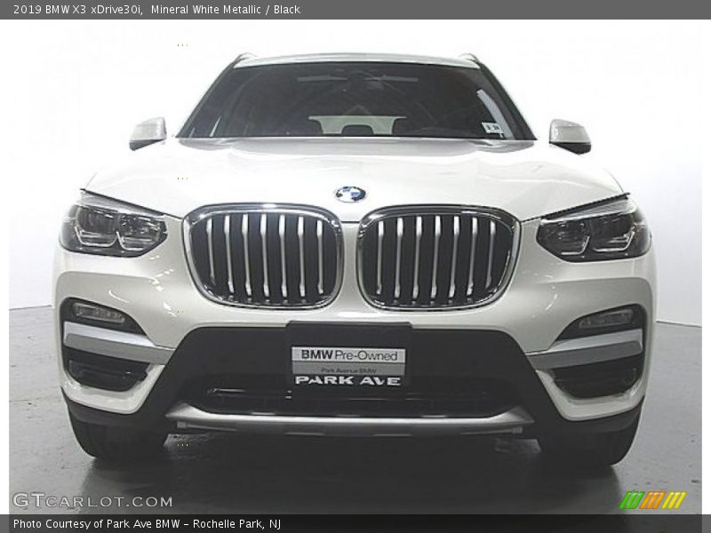 Mineral White Metallic / Black 2019 BMW X3 xDrive30i