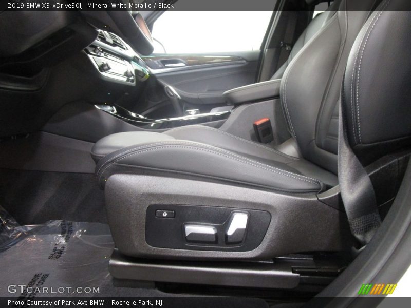 Mineral White Metallic / Black 2019 BMW X3 xDrive30i