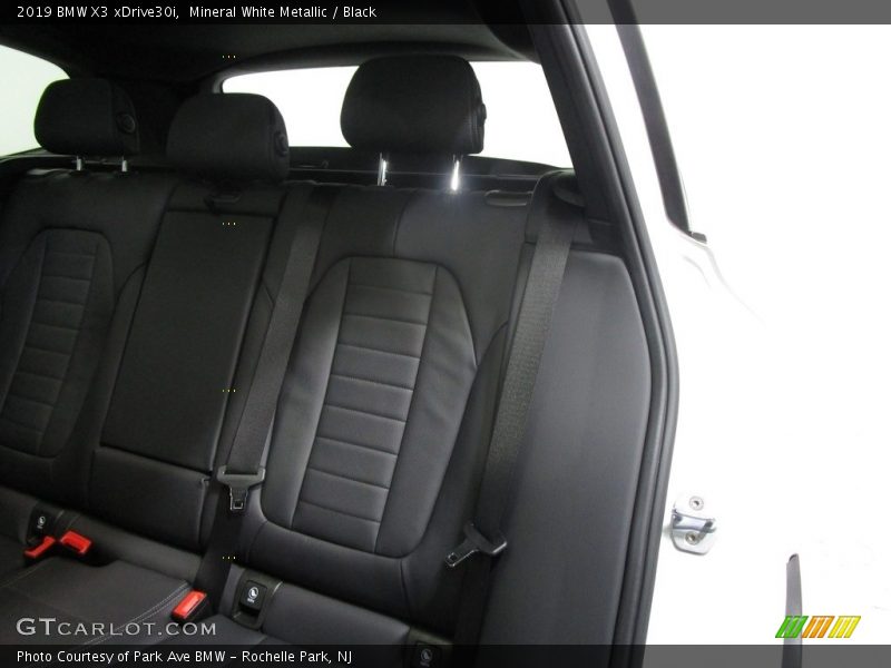 Mineral White Metallic / Black 2019 BMW X3 xDrive30i