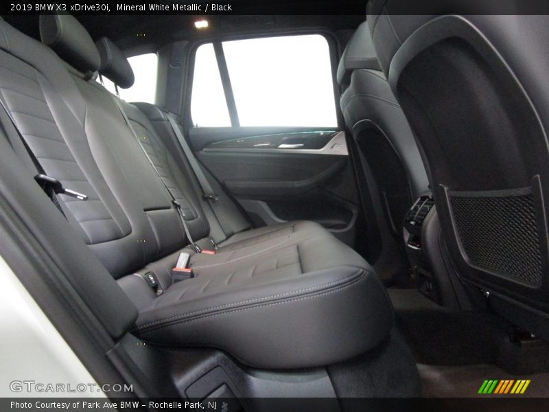 Mineral White Metallic / Black 2019 BMW X3 xDrive30i