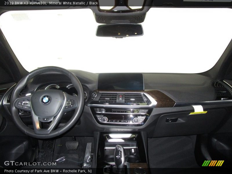 Mineral White Metallic / Black 2019 BMW X3 xDrive30i