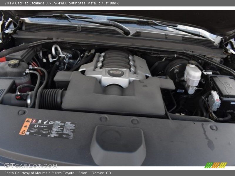 Satin Steel Metallic / Jet Black 2019 Cadillac Escalade Luxury 4WD