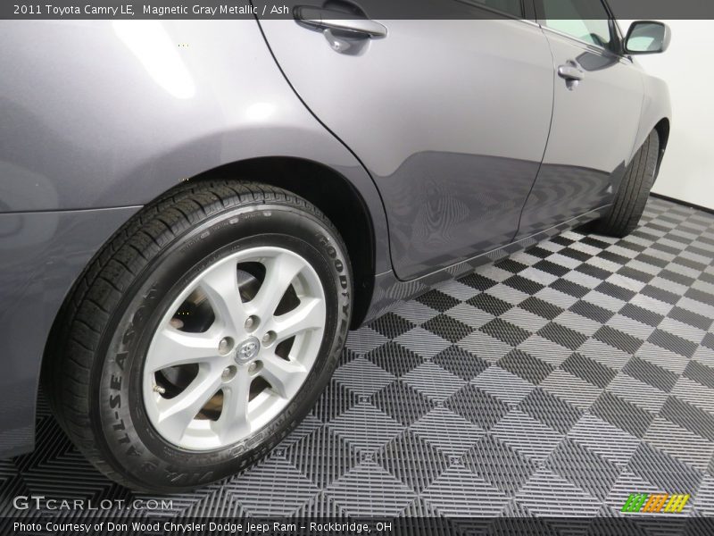 Magnetic Gray Metallic / Ash 2011 Toyota Camry LE