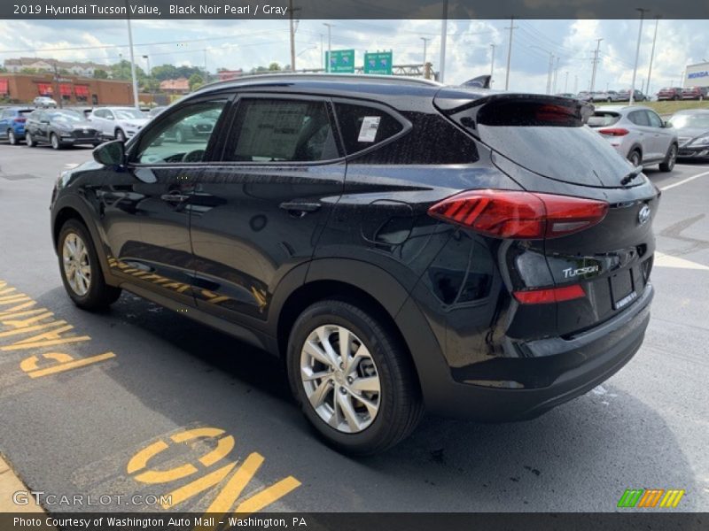 Black Noir Pearl / Gray 2019 Hyundai Tucson Value