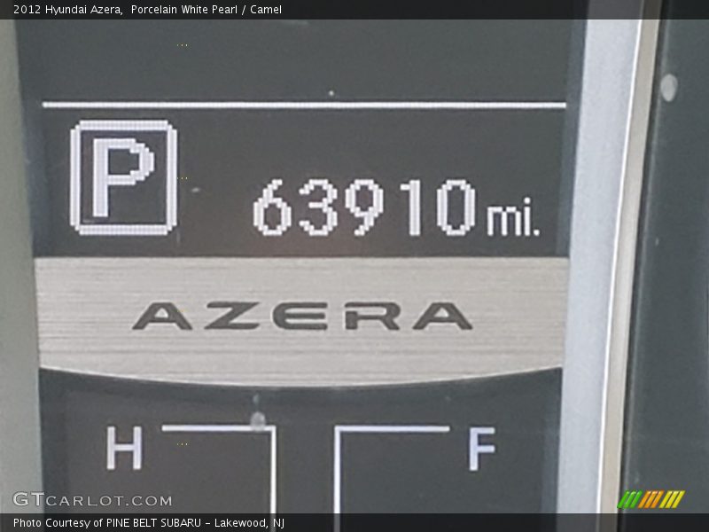 Porcelain White Pearl / Camel 2012 Hyundai Azera