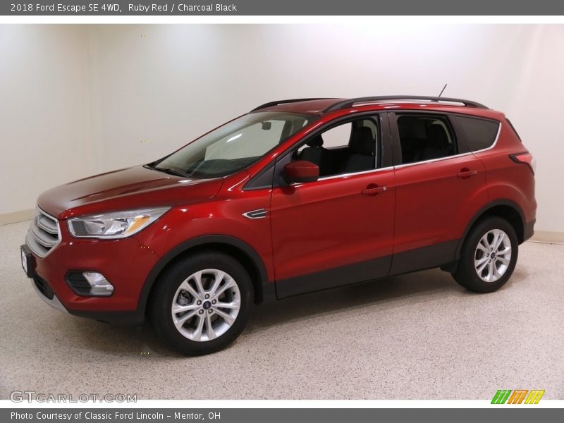 Ruby Red / Charcoal Black 2018 Ford Escape SE 4WD
